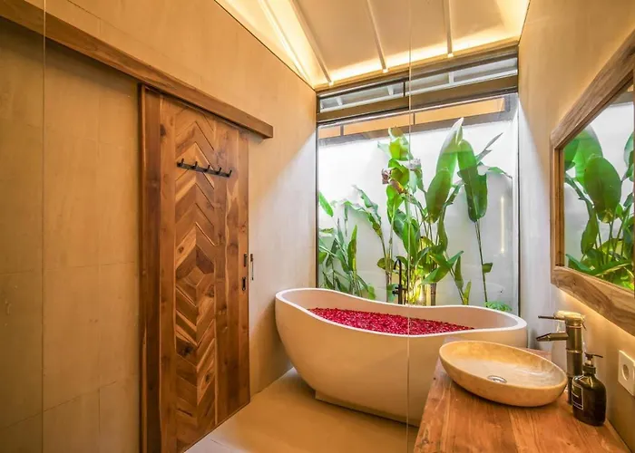 Jan 3 - Brand New Stylish 2br In The Heart Of Villa *