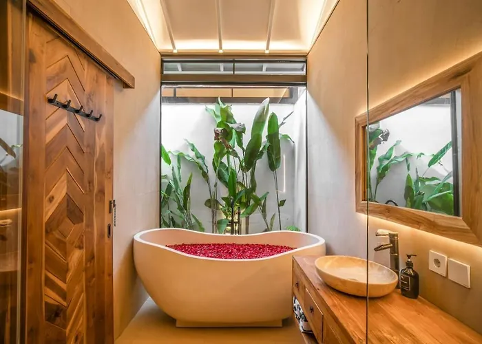 Jan 3 - Brand New Stylish 2br In The Heart Of *